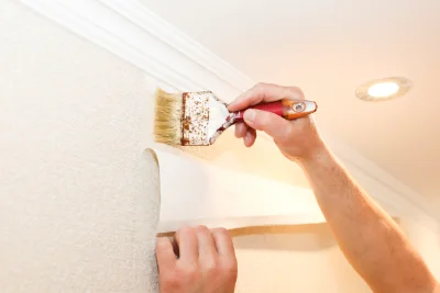 Pose de papier peint à Voissay — revêtements muraux et toiles de verre